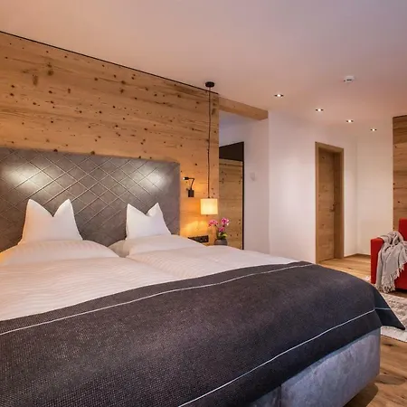 Hotel Tipotsch 3*